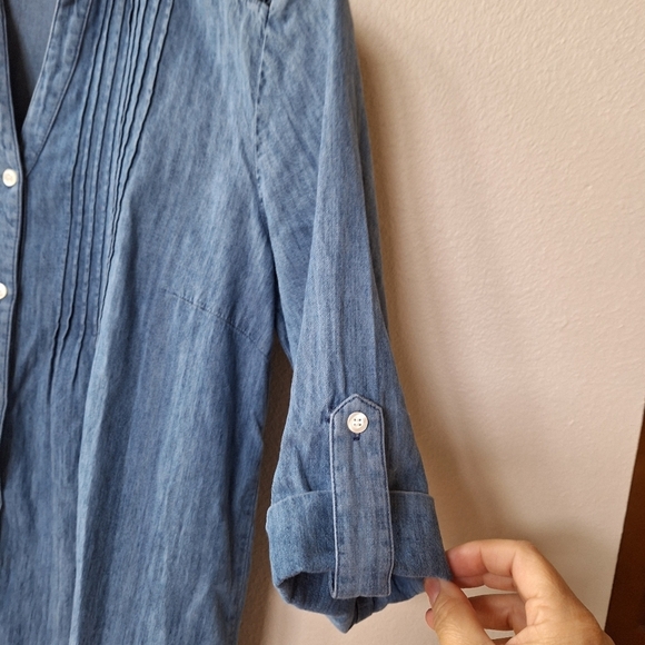 J.Mclaughlin Womens Blue Denim Pintuck Top. Size XS - Picture 5 of 7